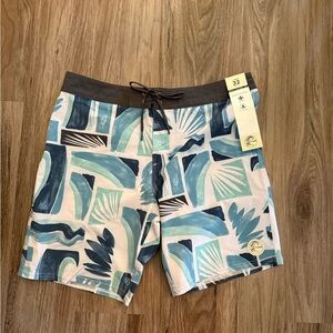 O'Neill Men's Abstract Swim Shorts in Blue and Green